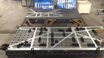 凱創(chuàng)三維柔性焊接平臺安裝現(xiàn)場